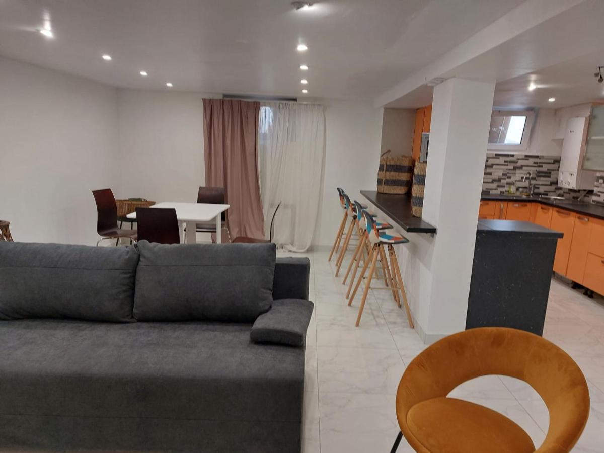 Happy Land Holliday Residential Hotel Epinay-sur-Seine Bagian luar foto