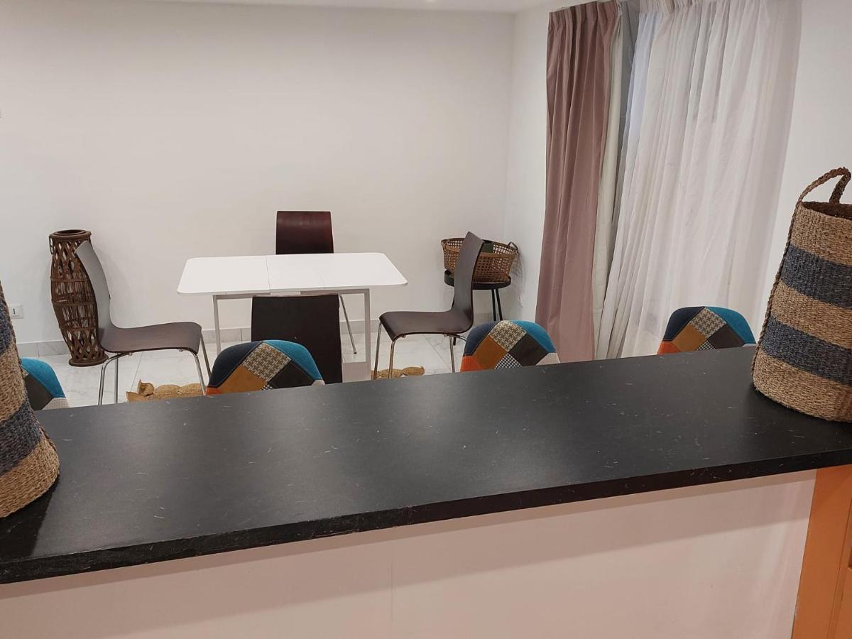 Happy Land Holliday Residential Hotel Epinay-sur-Seine Bagian luar foto