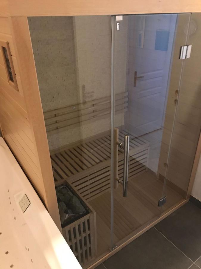 Happy Land Holliday Residential Hotel Epinay-sur-Seine Bagian luar foto