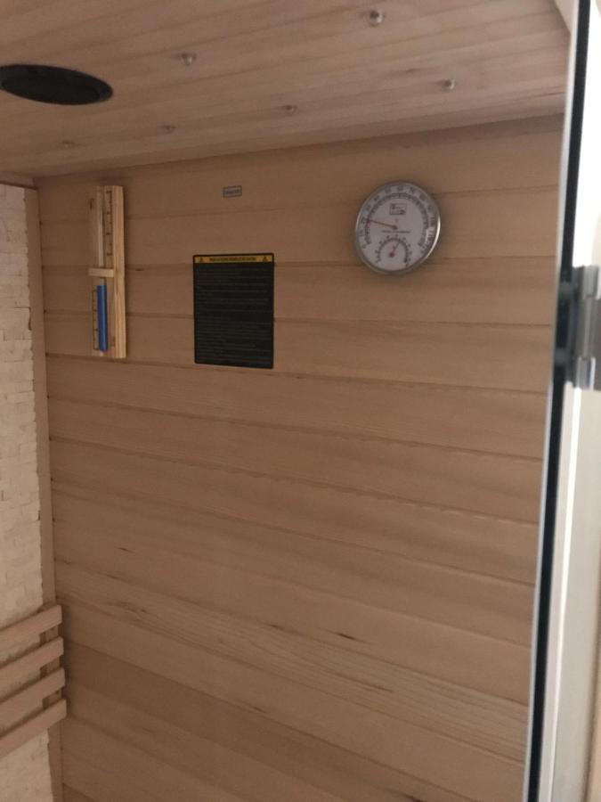 Happy Land Holliday Residential Hotel Epinay-sur-Seine Bagian luar foto